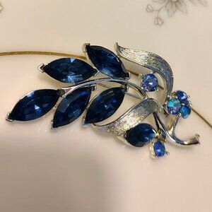 Gorgeous Vintage MCM Lisner AB Blue Navette Rhinestone Floral Brooch